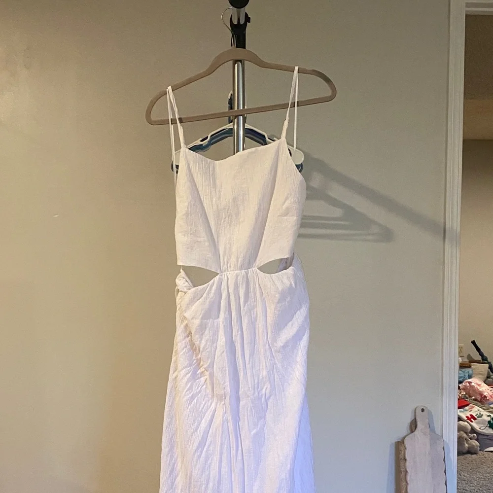 Elegant White Maxi Dress